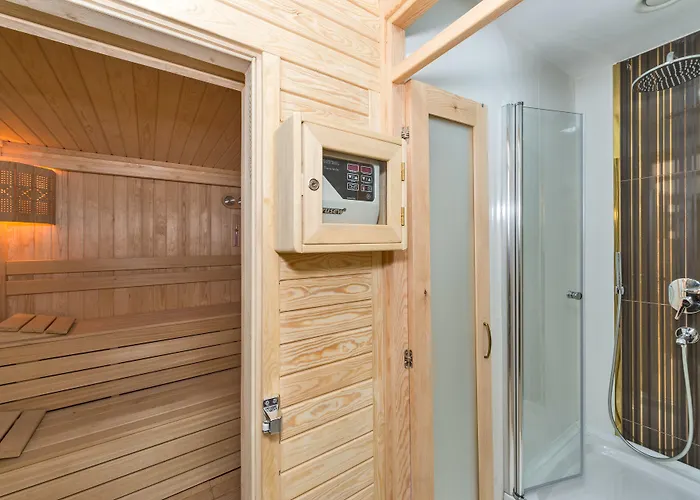 Aprilis Gold - Special Category Отель 4*